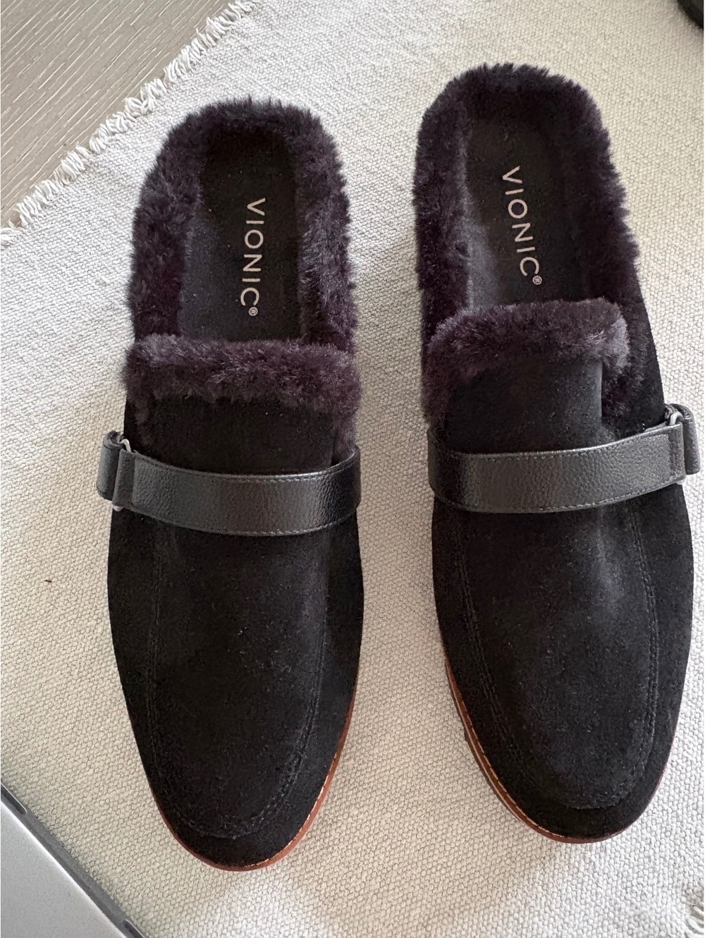 Vionic Kailen Black Suede Faux Fur Lined Mules Size 9.5 NWOT